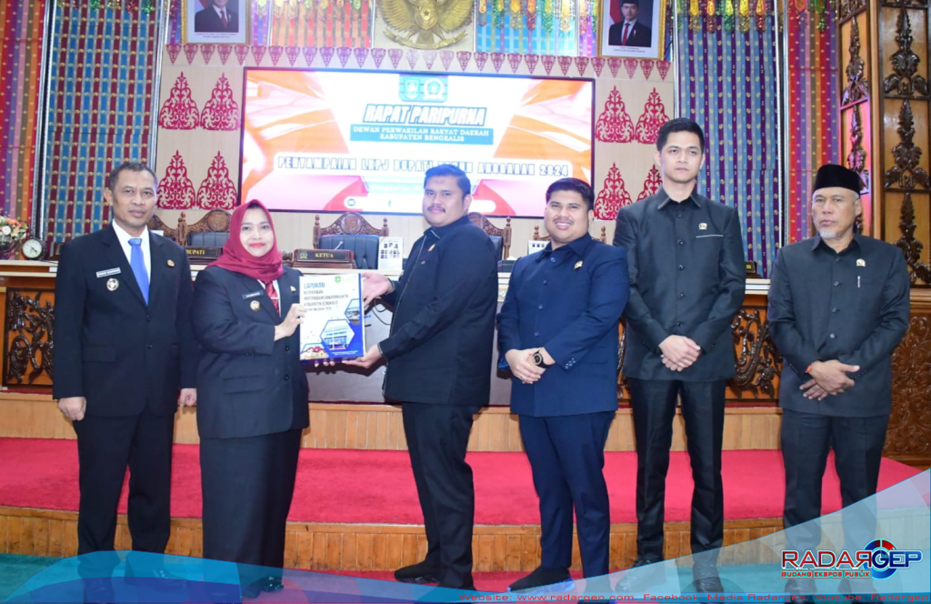 Bupati Kasmarni Sampaikan LKPJ 2024 kepada DPRD Kabupaten Bengkalis